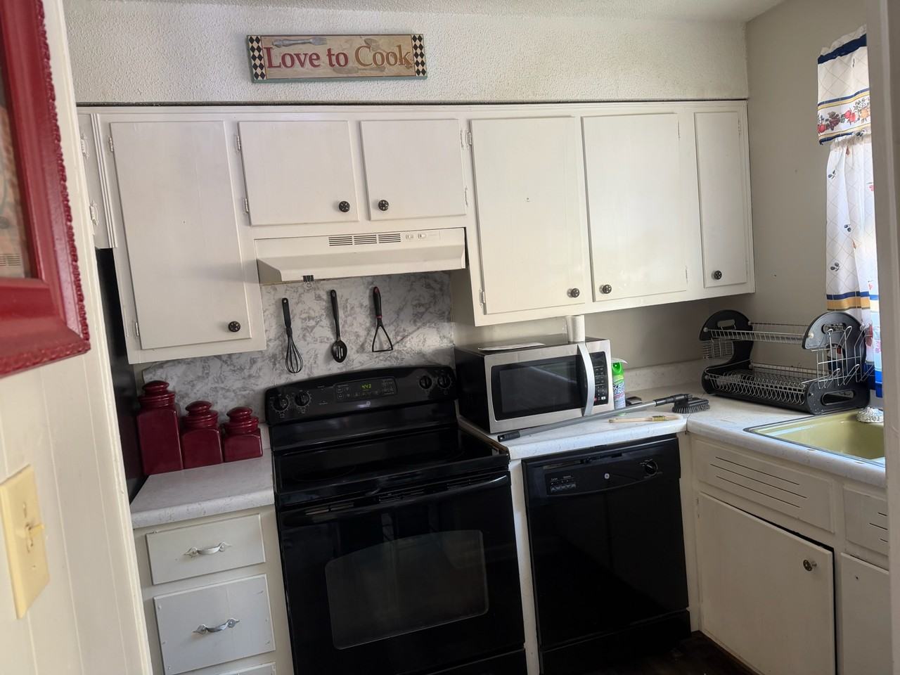 33 Willa Dr #B - Photo 3 of 10