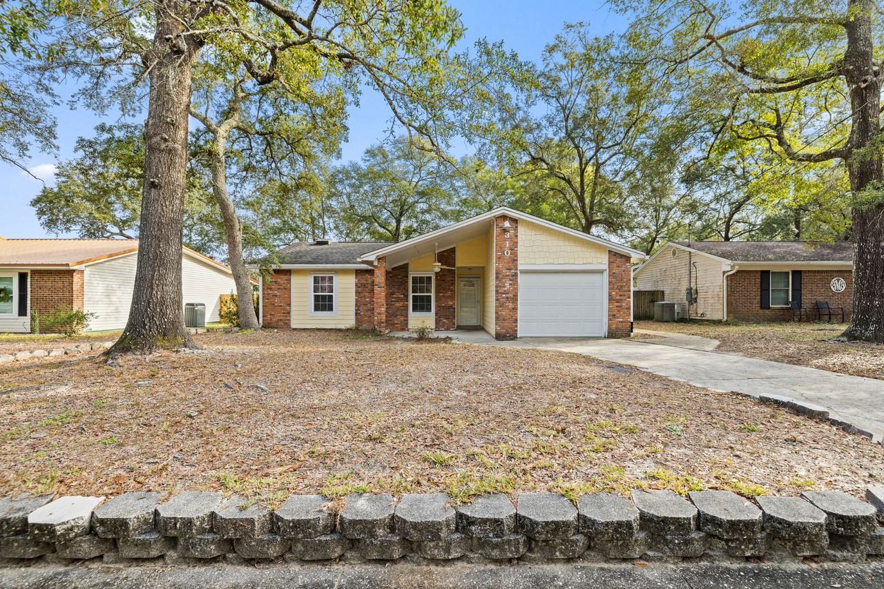 310 Goldenrod Ct #1 - Photo 5 of 38