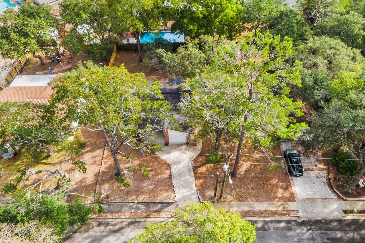 310 Goldenrod Ct #1 - Photo 7 of 38