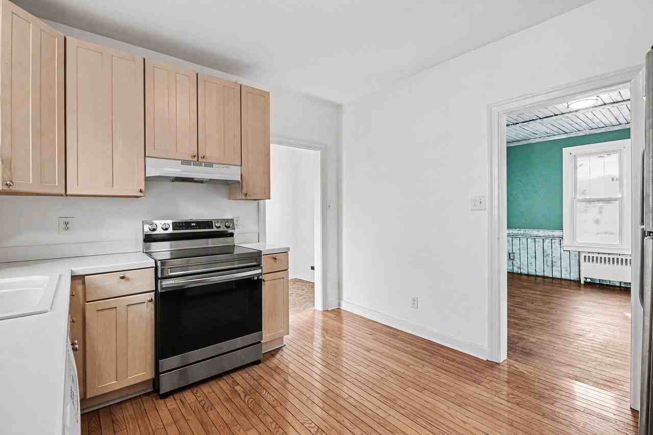 41 S 27th St #1 - Photo 2 of 10