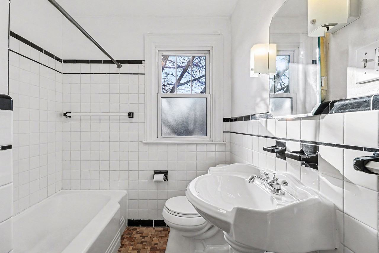 41 S 27th St #1 - Photo 3 of 10