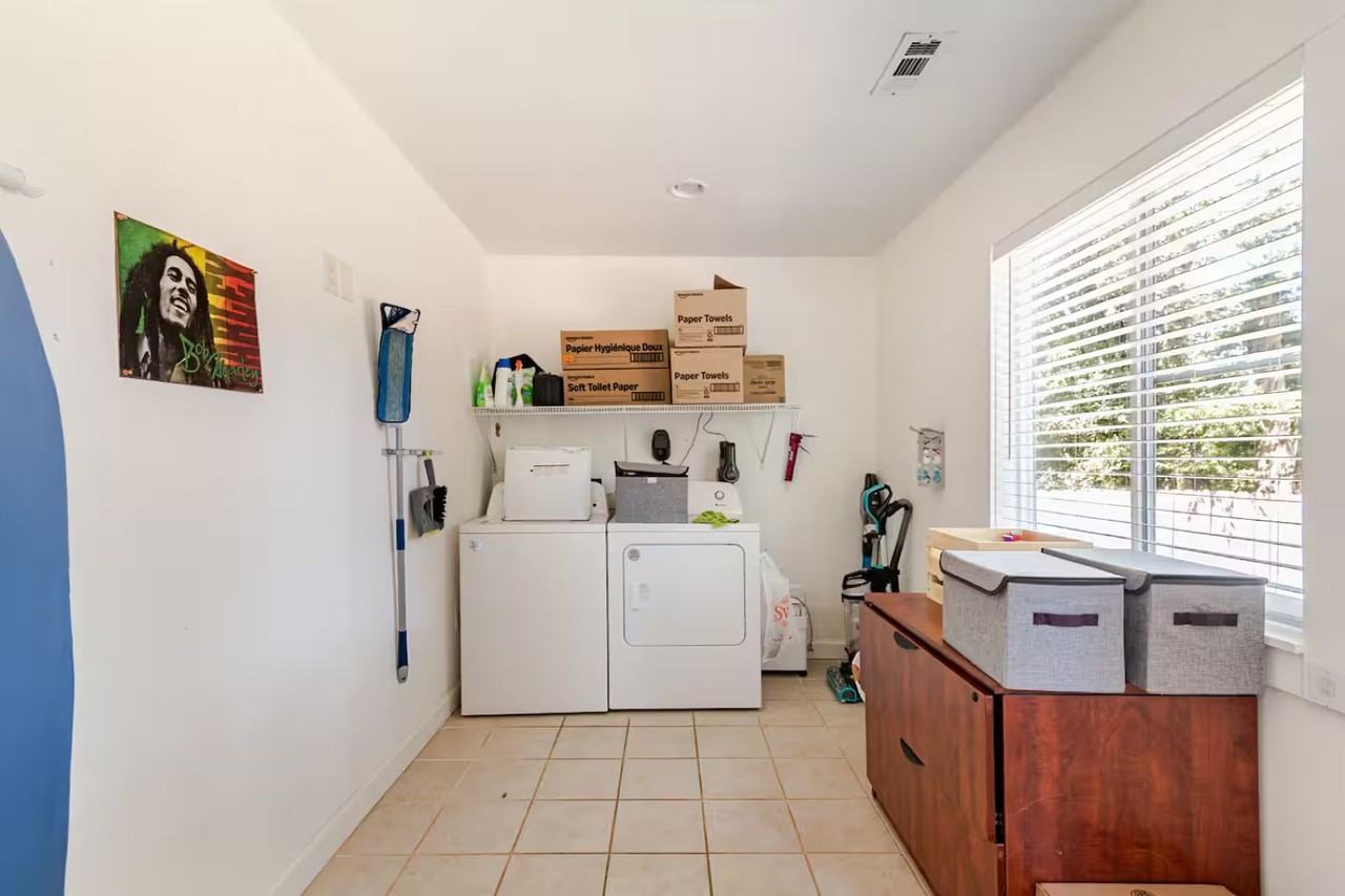 817 E 17th St #1 - Photo 4 of 43