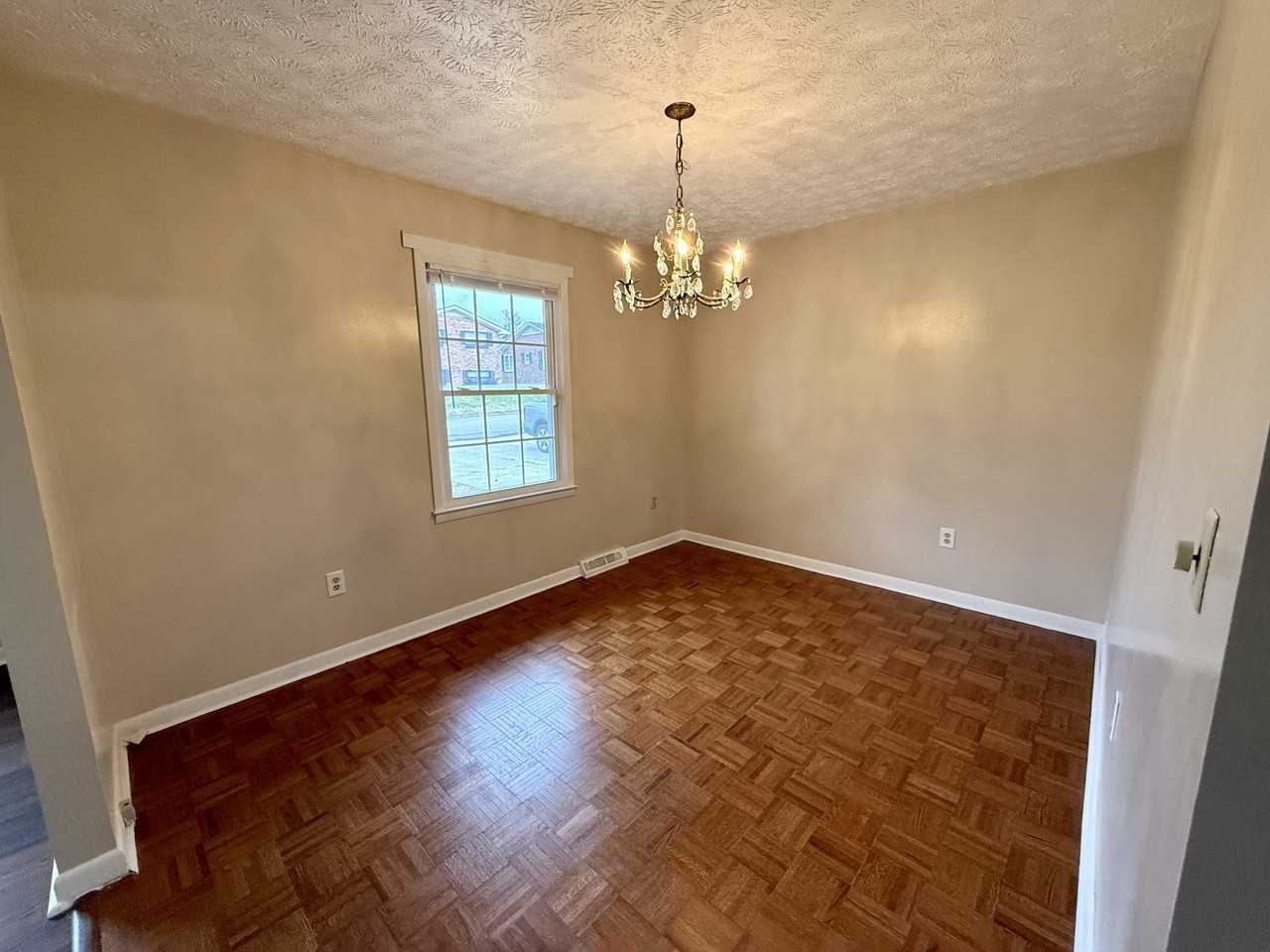 303 Robin Dr #1 - Photo 5 of 18