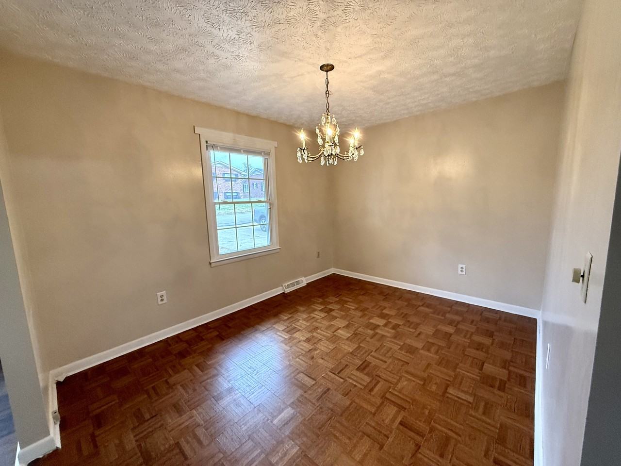 303 Robin Dr #1 - Photo 6 of 18