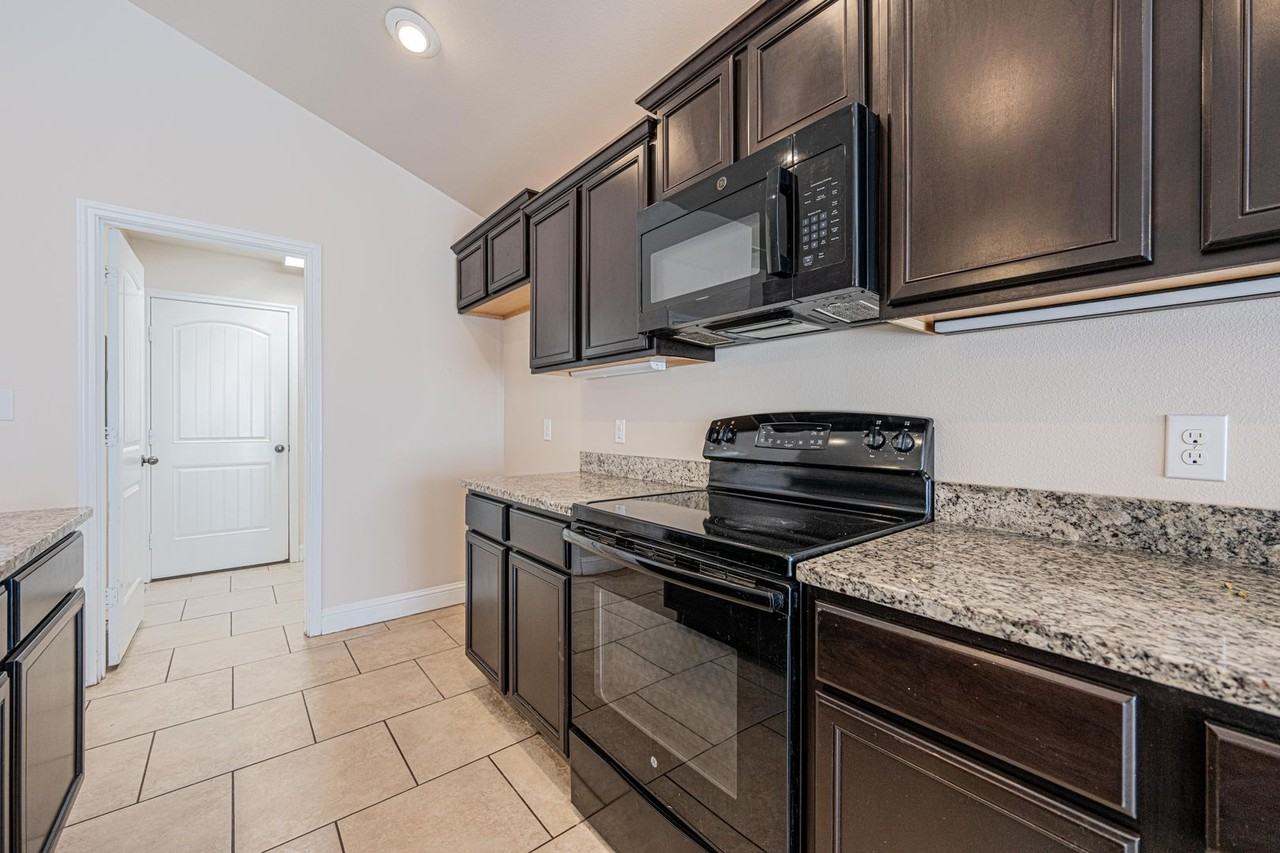 708 E 97th St - Photo 5 of 29