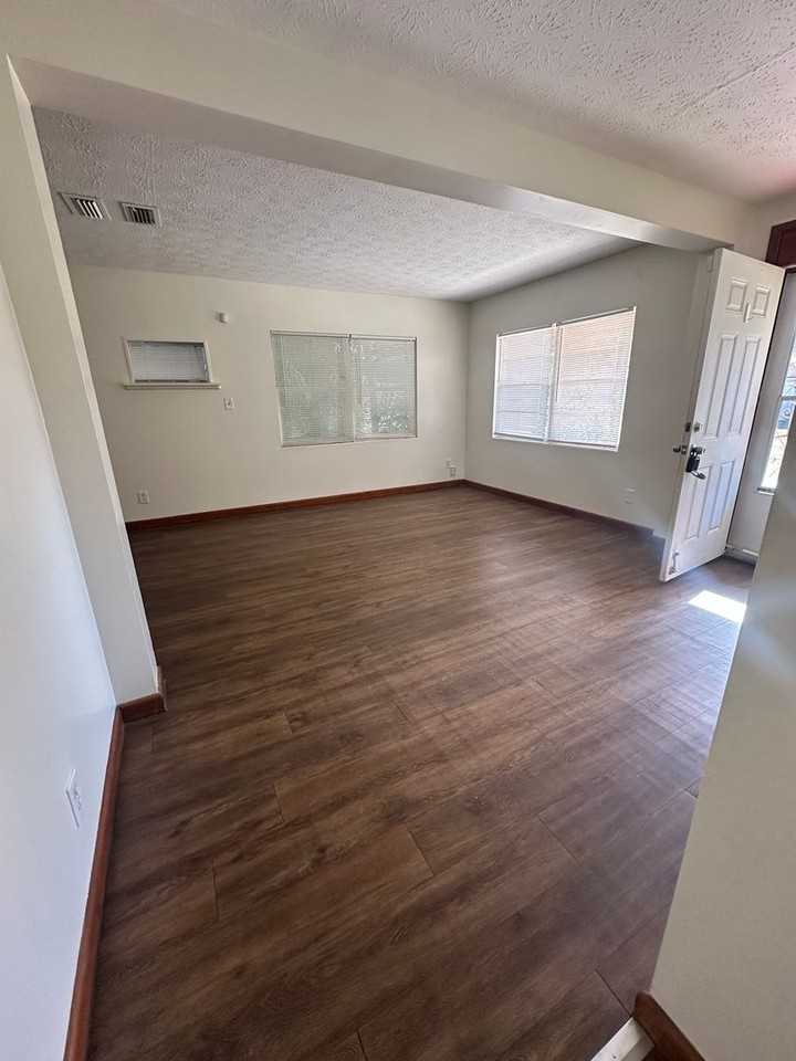 8243 Hewitt St - Photo 7 of 31