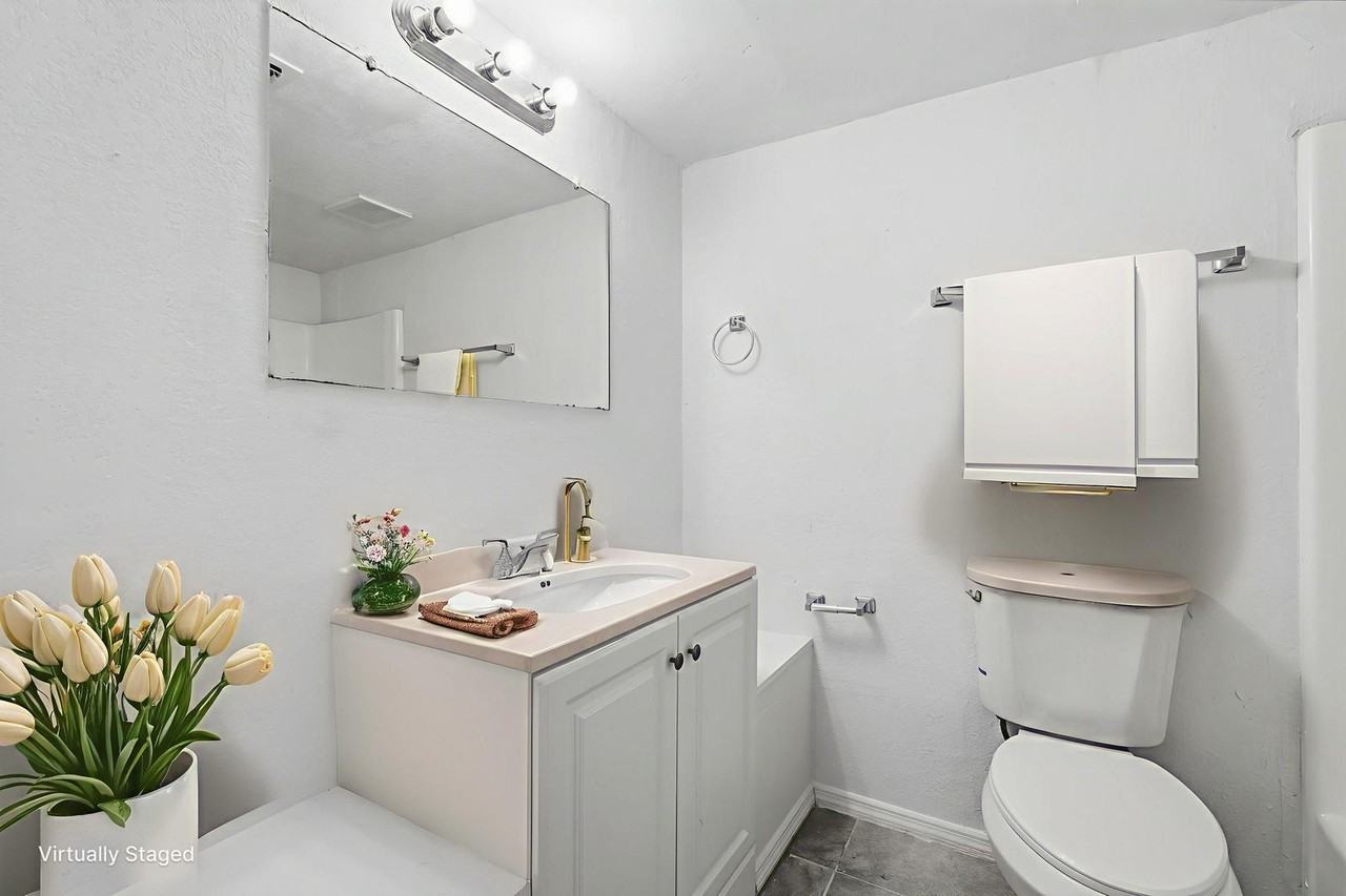 Buenas off the Highway - Photo 5 of 5