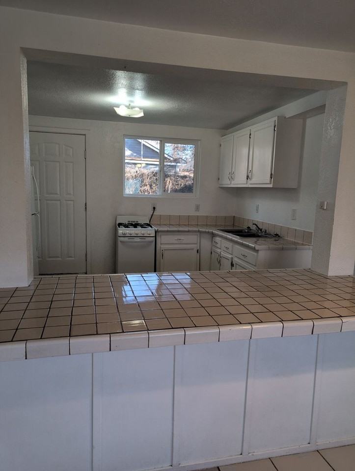 2333 Garden Ave - Photo 2 of 10