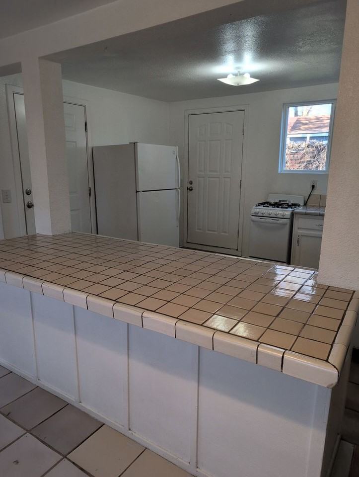 2333 Garden Ave - Photo 3 of 10