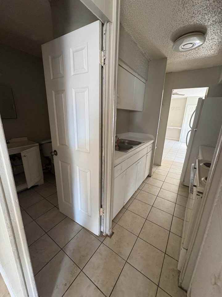 Villa Apartments - Photo 4 of 6