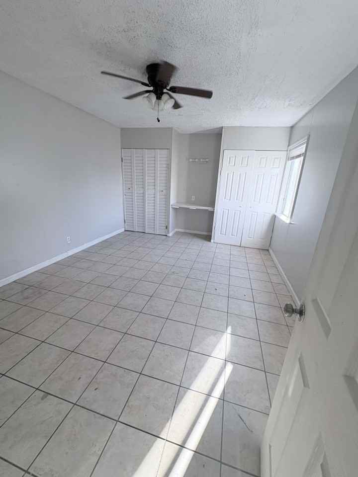 Villa Apartments - Photo 5 of 6