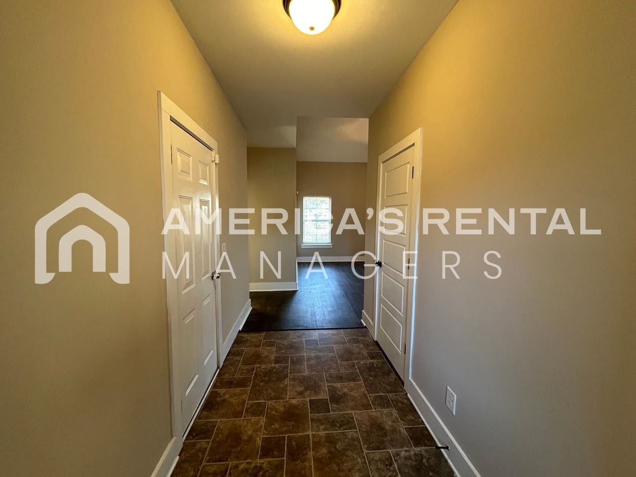 116 Falling Waters Ln - Photo 3 of 33