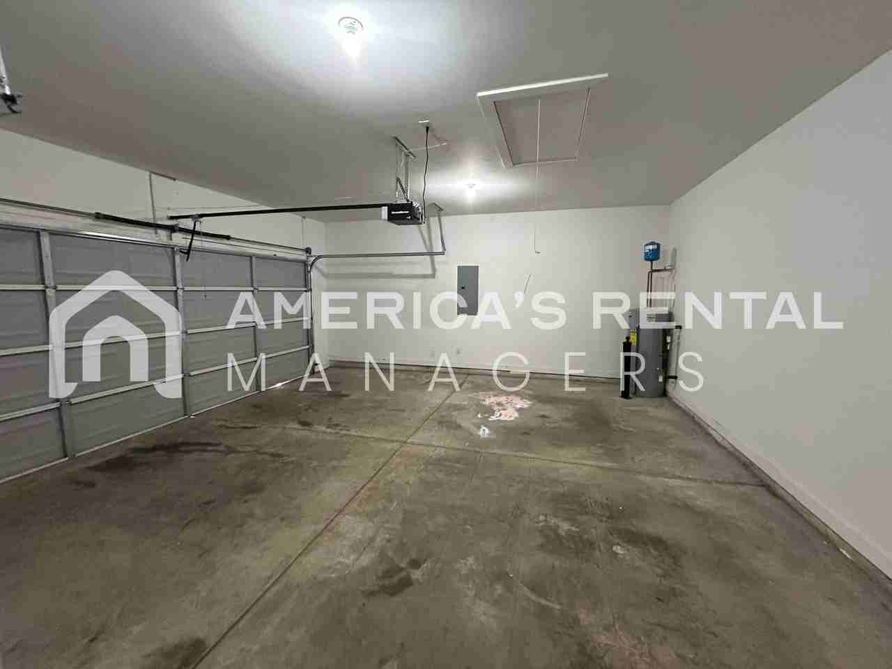 116 Falling Waters Ln - Photo 5 of 33