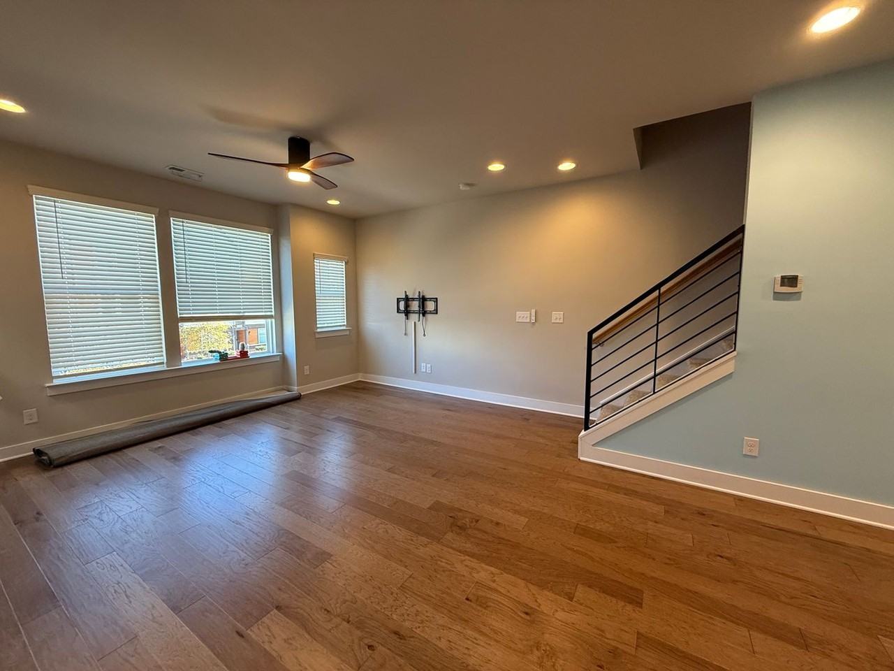 2118 Bryant Park Dr - Photo 3 of 24