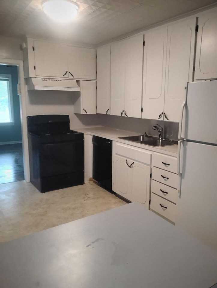 618 13th Ave Nw - Photo 3 of 7