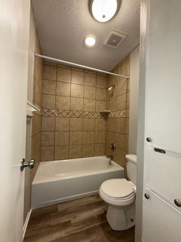 La Mesa Apartments - Photo 6 of 6