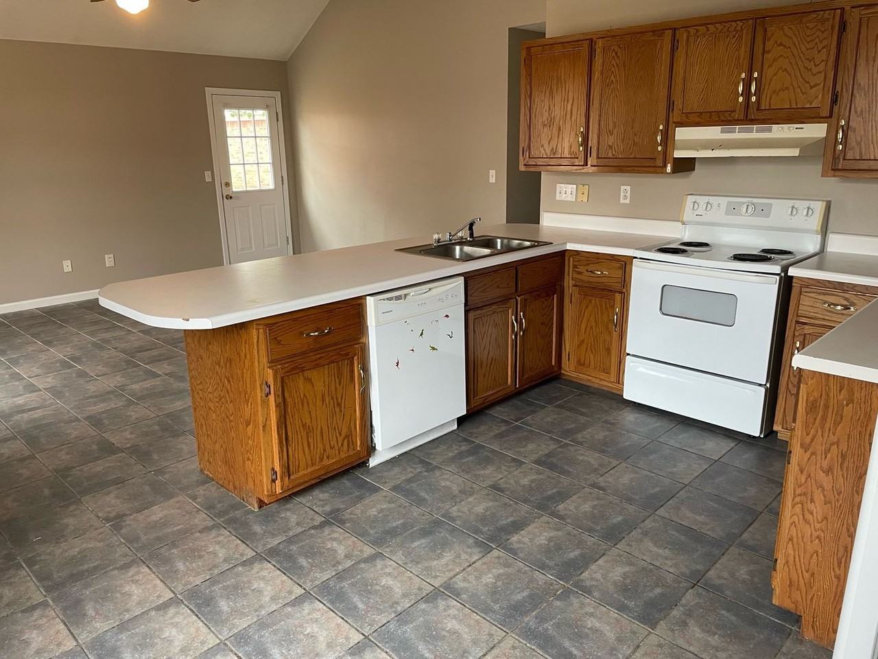 MCD Mounger - Photo 3 of 18