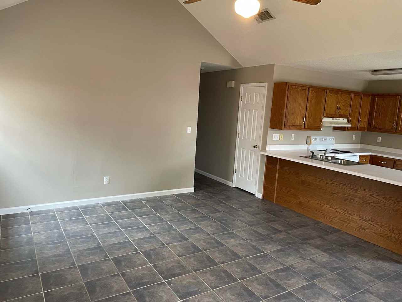 MCD Mounger - Photo 4 of 18