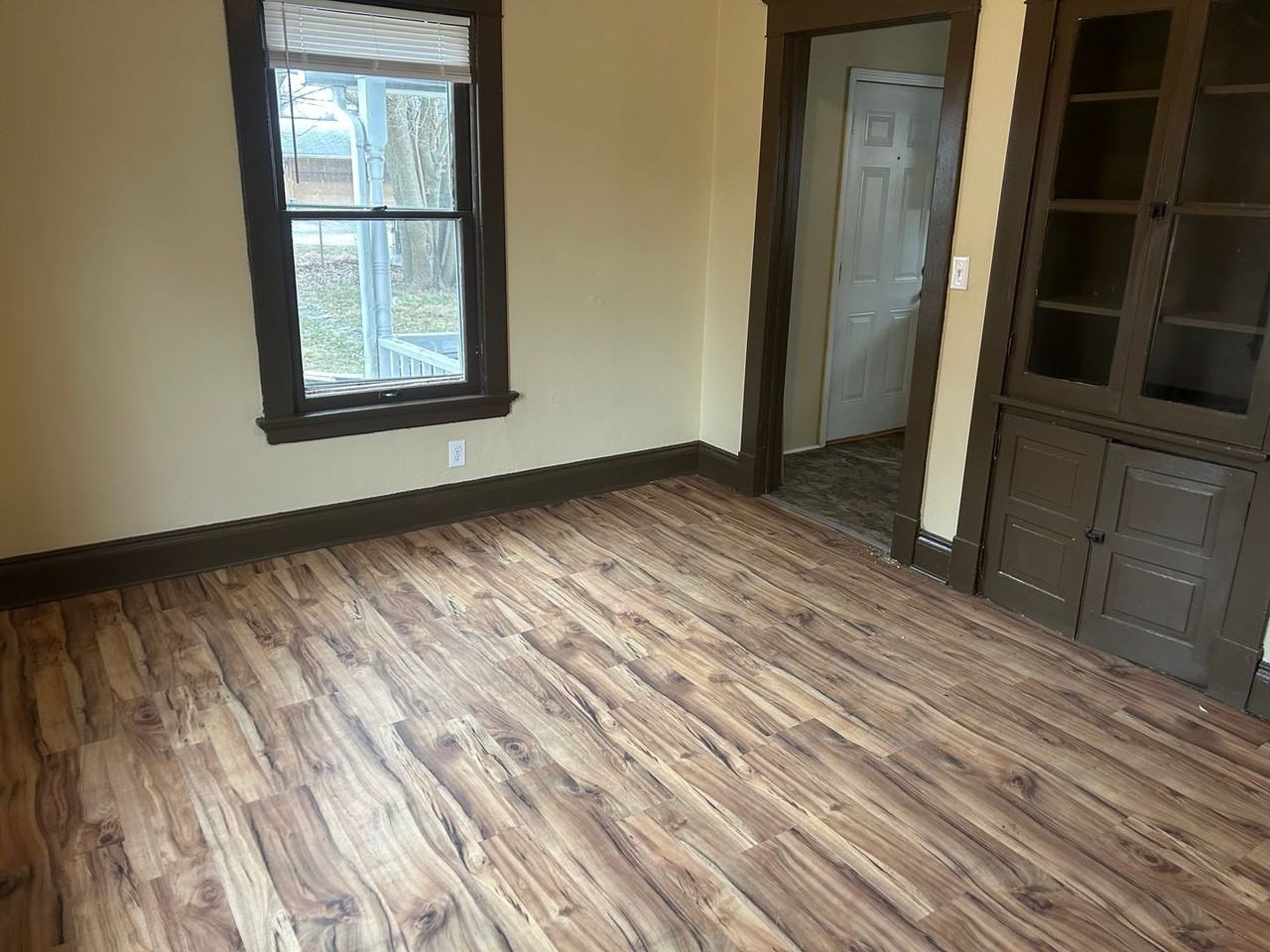 301 Parker Ave - Photo 6 of 18