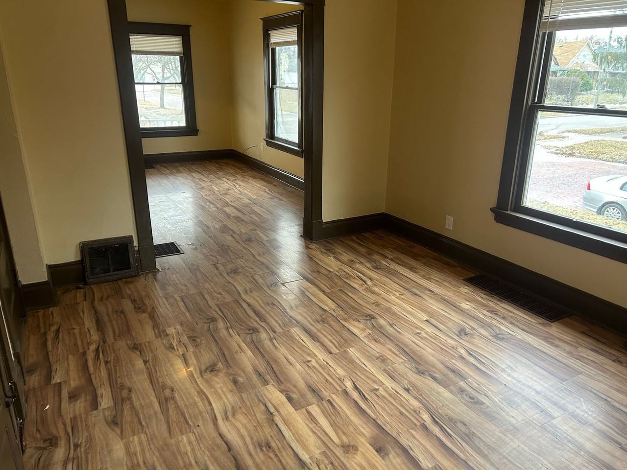 301 Parker Ave - Photo 7 of 18