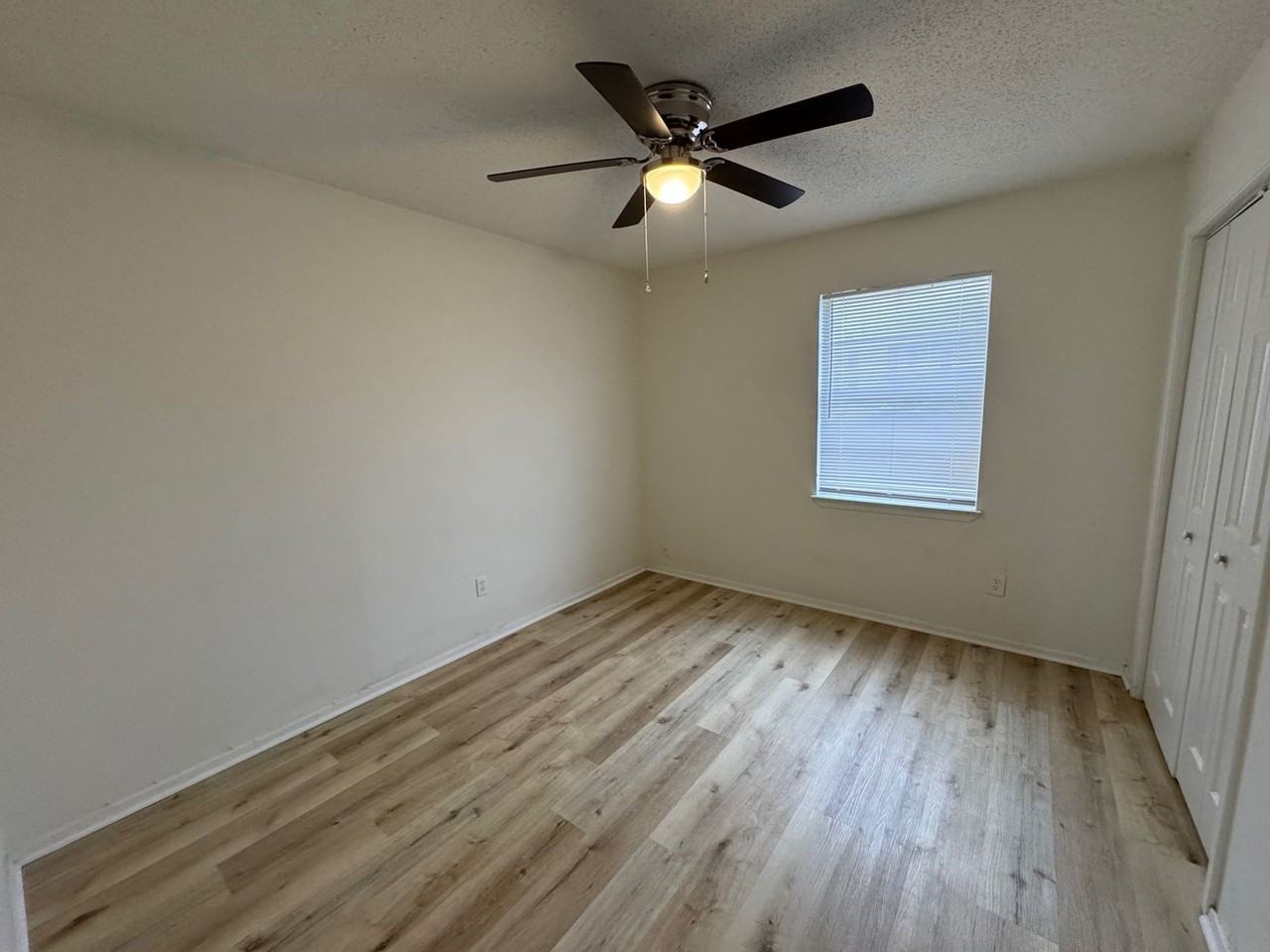 117 S Walnut St - Photo 7 of 9