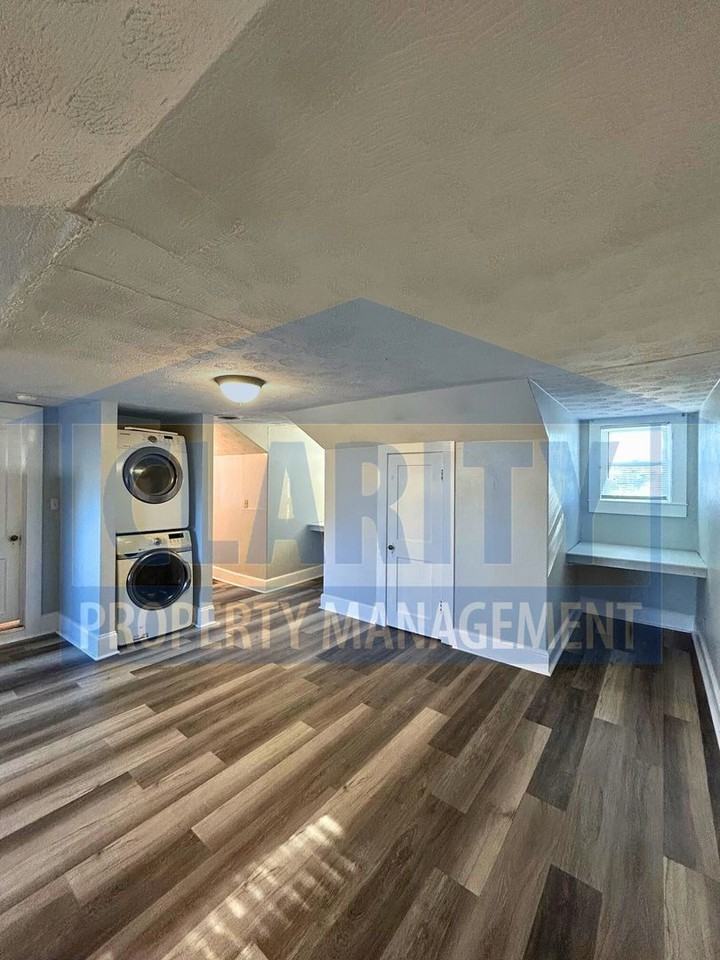 225 1/4 20th St Ne - Photo 5 of 12