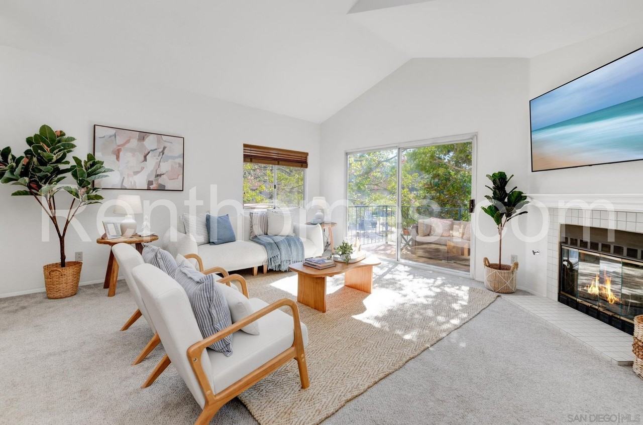 11263 Avenida De Los Lobos Unit D - Photo 4 of 26