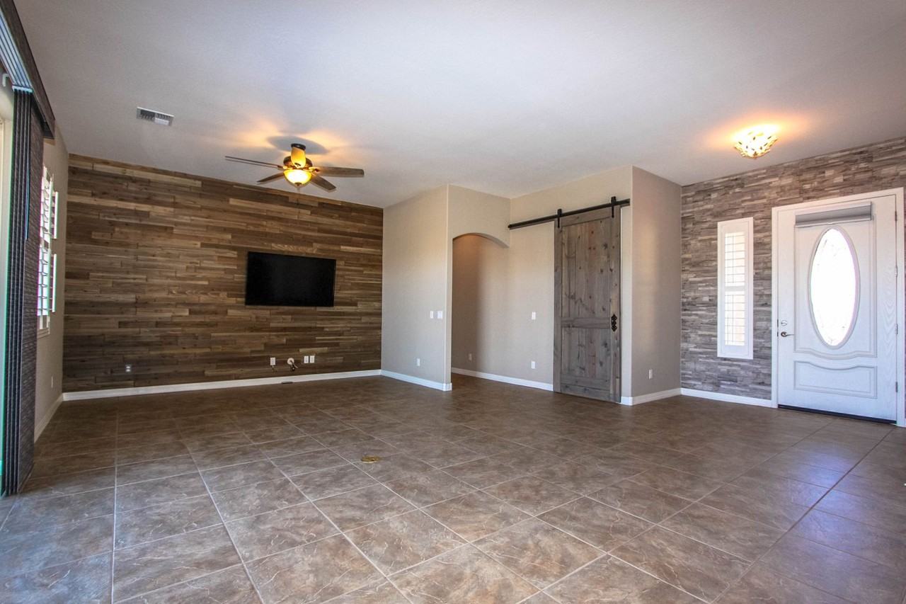 4083 N Pembroke St - Photo 3 of 24