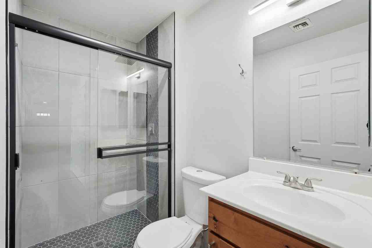 1809 E. 13th St. - Photo 2 of 50