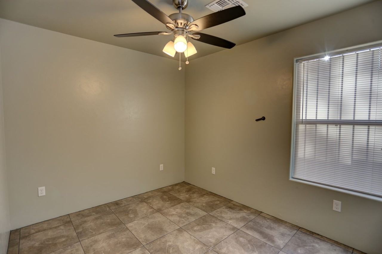 1809 E. 13th St. - Photo 4 of 50