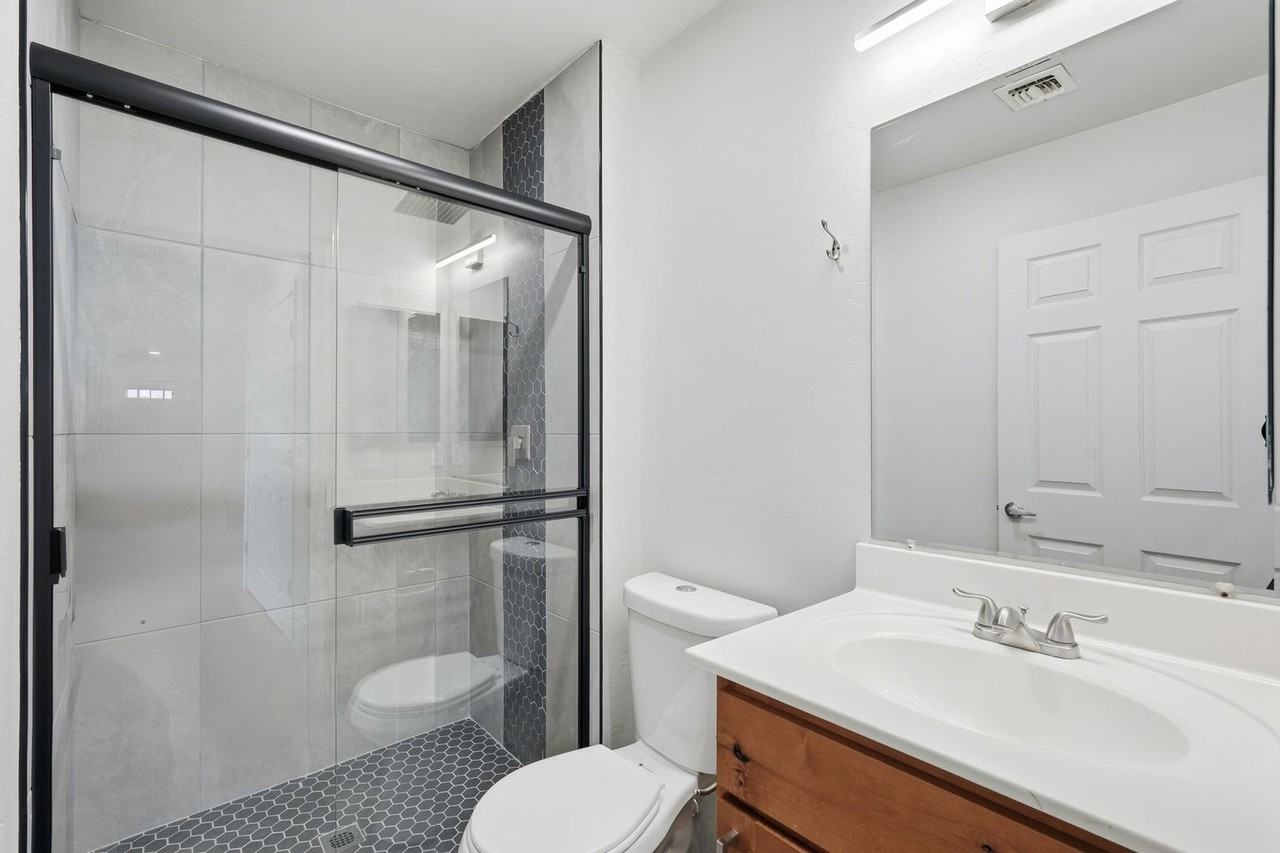 1809 E. 13th St. - Photo 5 of 50