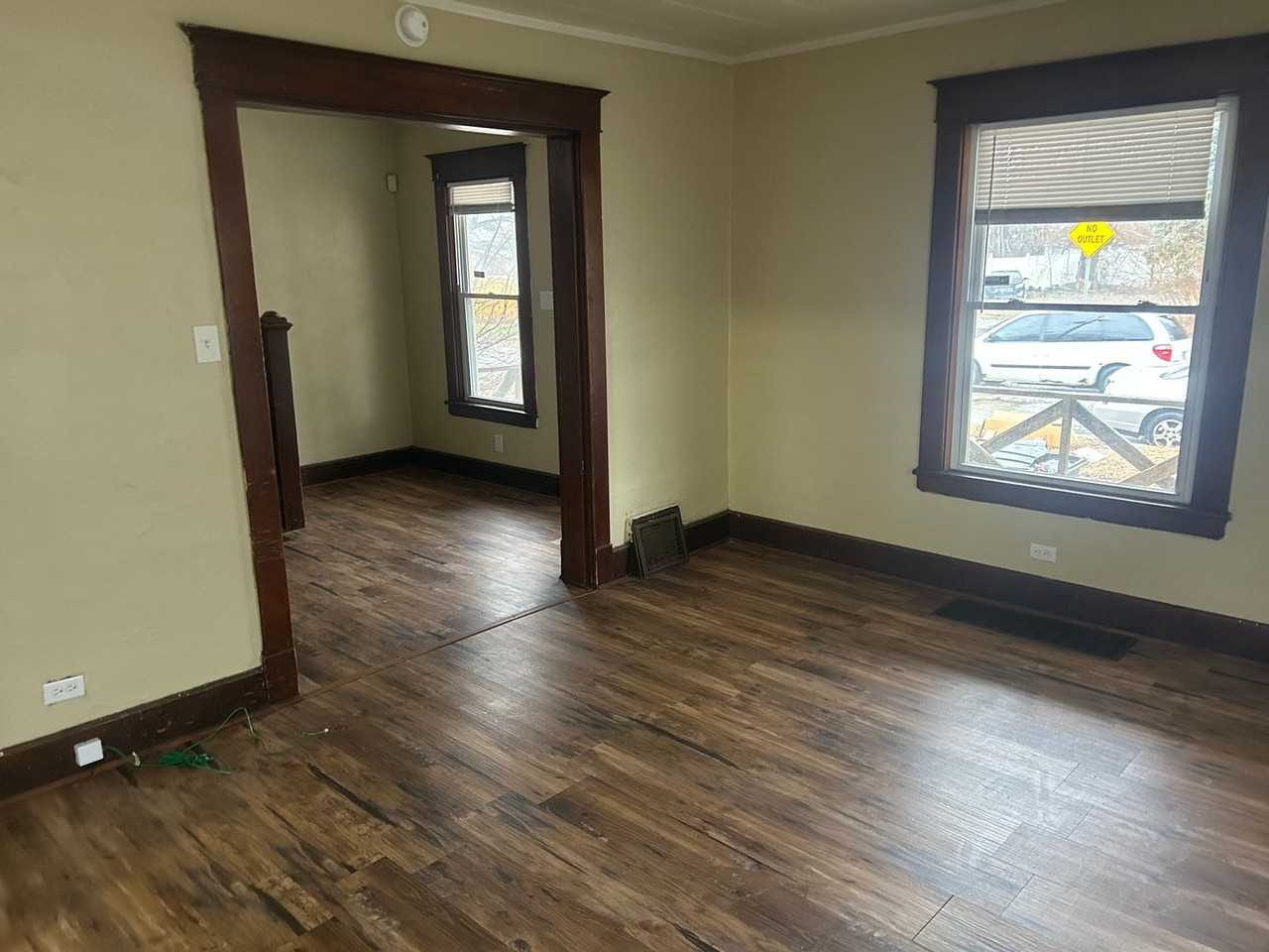 437 Hiett Ave - Photo 3 of 20