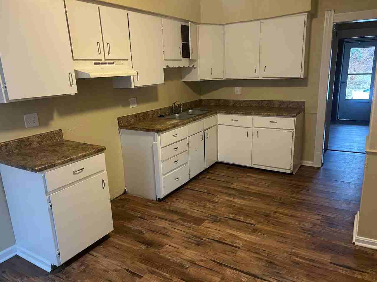 437 Hiett Ave - Photo 6 of 20