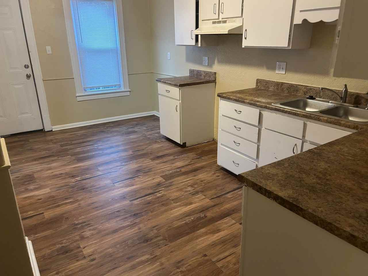 437 Hiett Ave - Photo 7 of 20