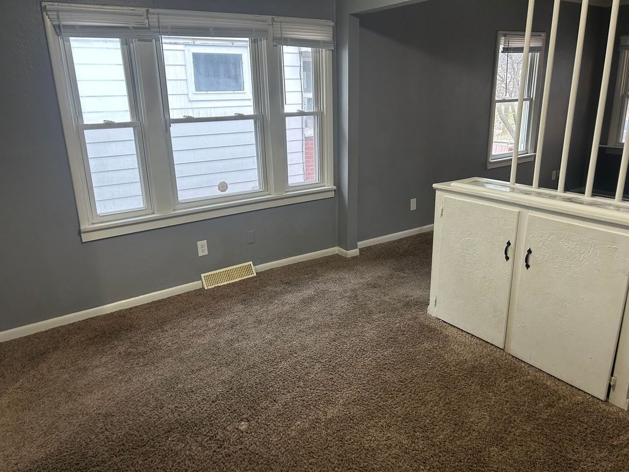 1720 Kelsey Ave - Photo 4 of 15