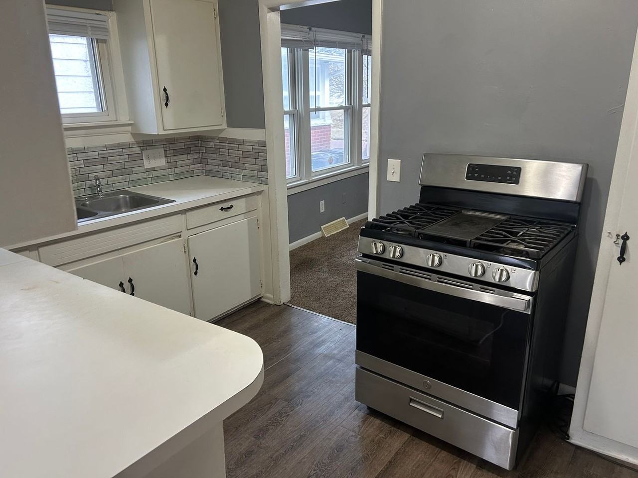 1720 Kelsey Ave - Photo 6 of 15