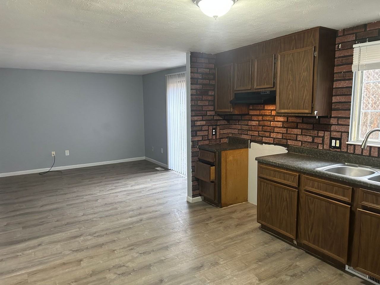 418 La Jolla Dr - Photo 4 of 21