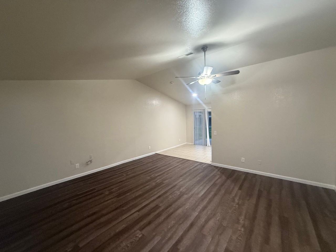 1039 Califa Dr - Photo 3 of 15