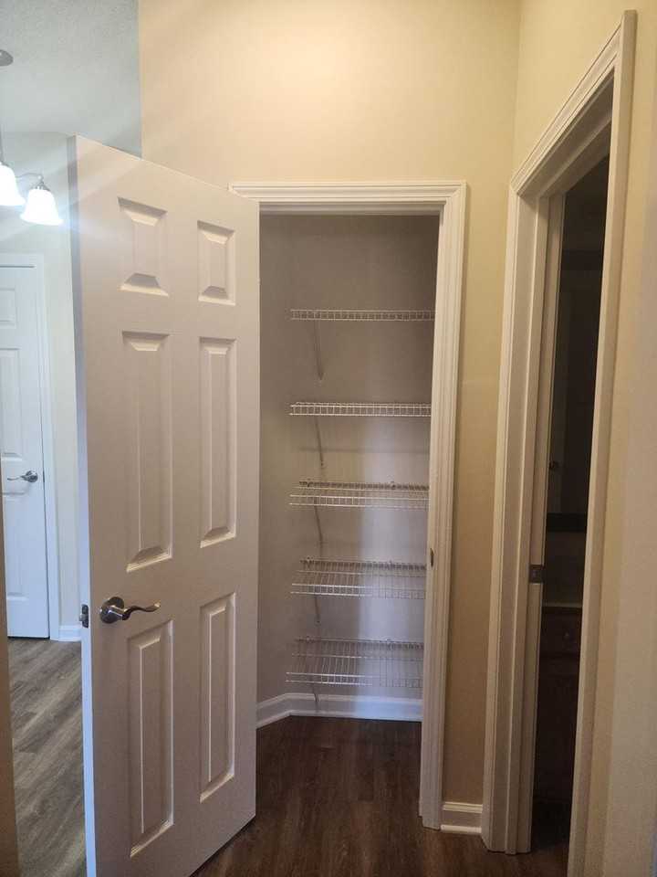 190 Wexford Dr #102 - Photo 2 of 20