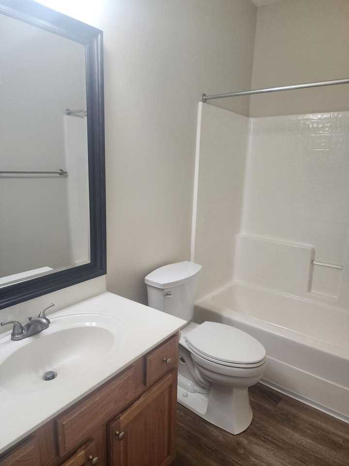 190 Wexford Dr #102 - Photo 5 of 20