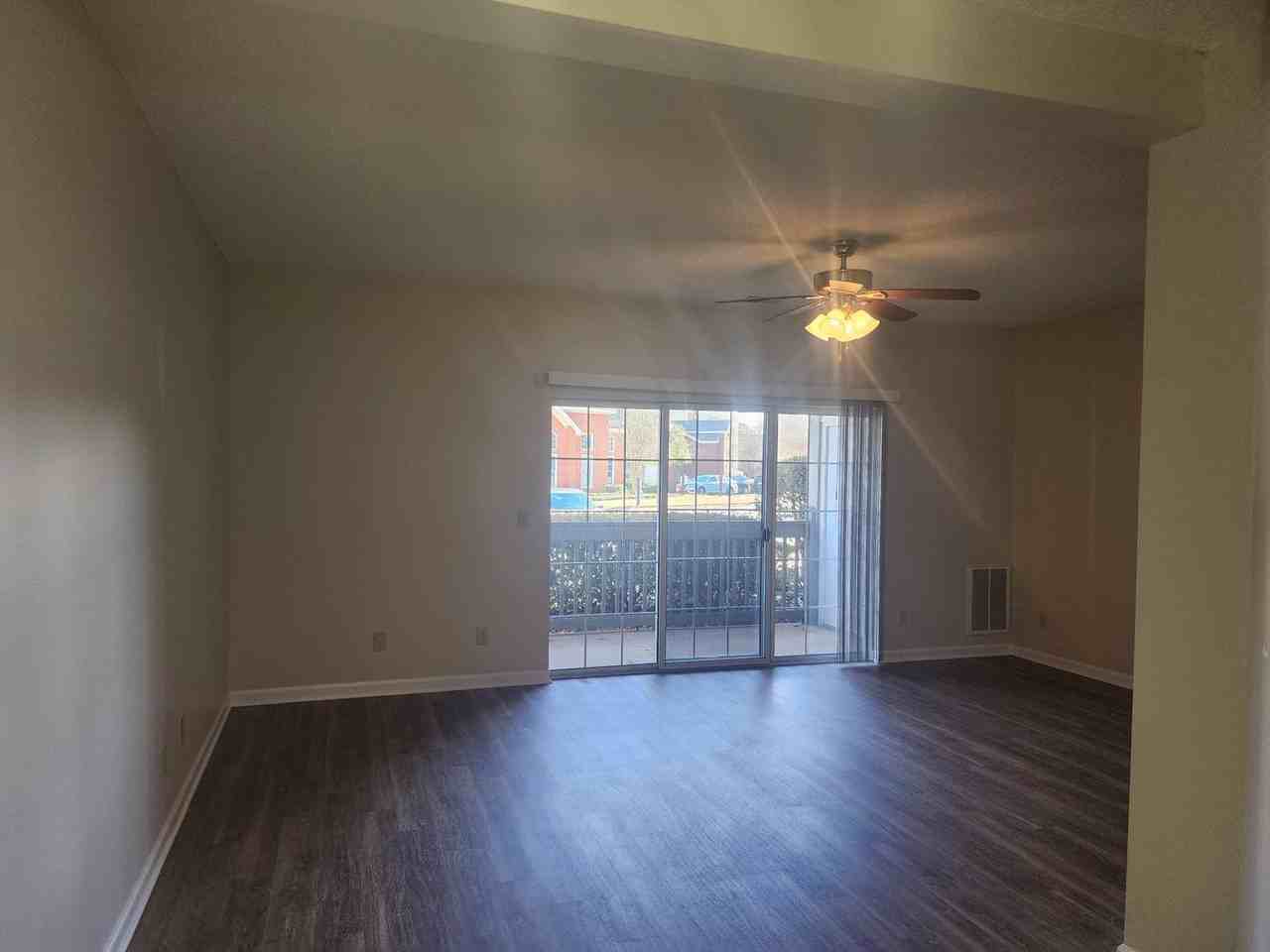 190 Wexford Dr #102 - Photo 6 of 20