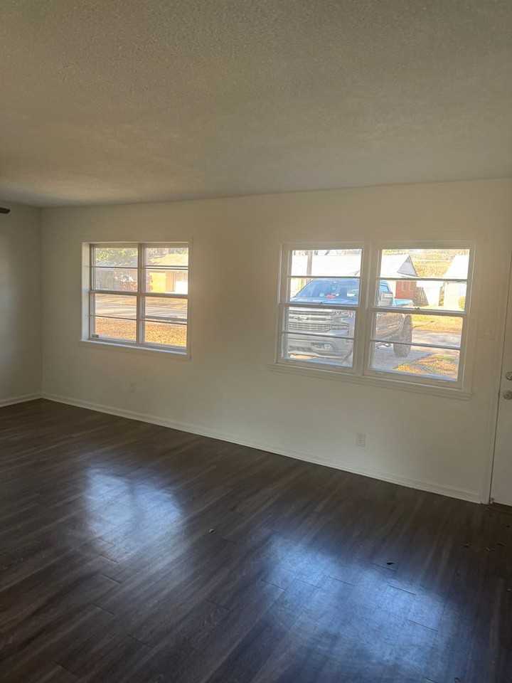 510 S 19th St - Photo 5 of 36