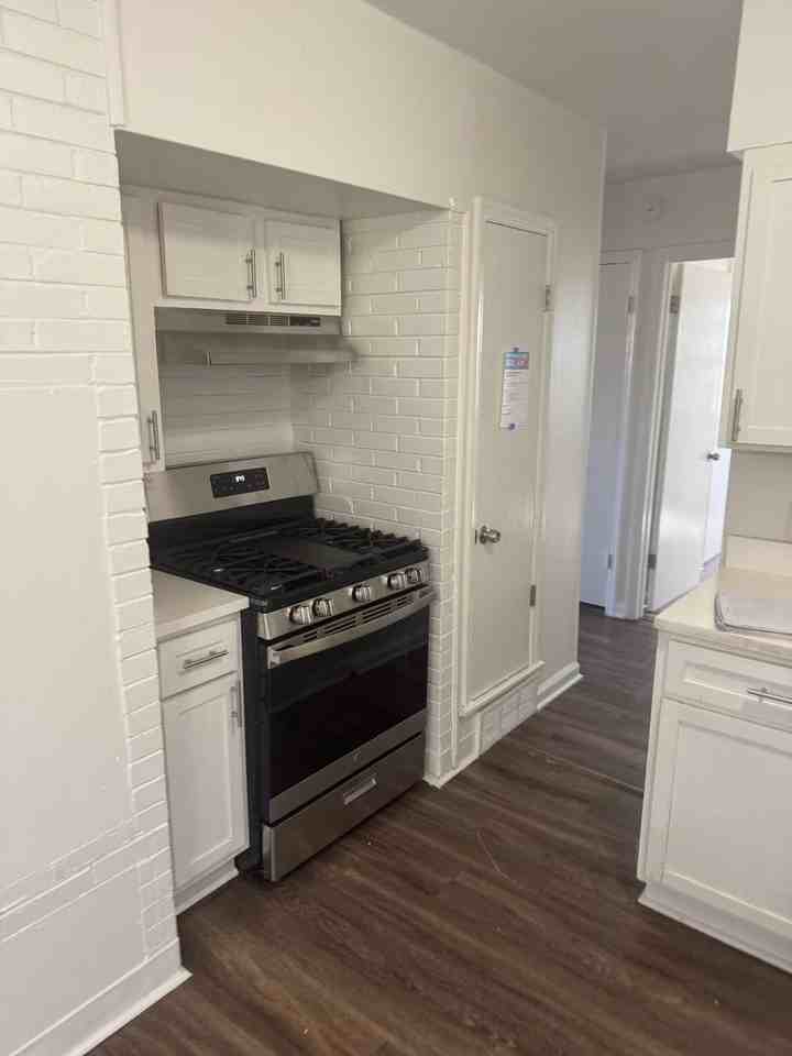 510 S 19th St - Photo 4 of 33