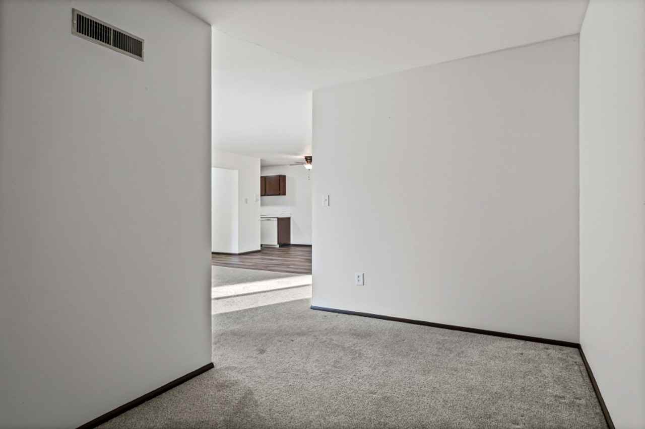 Arrowhead Apartments and Townhomes - Photo 7 of 50