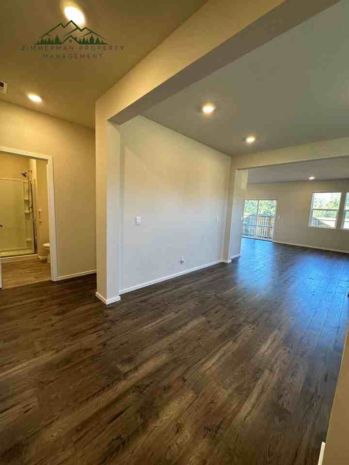 2619 Fenya St - Photo 3 of 36