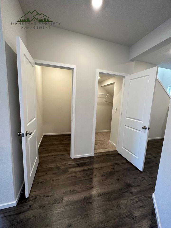 2619 Fenya St - Photo 4 of 36