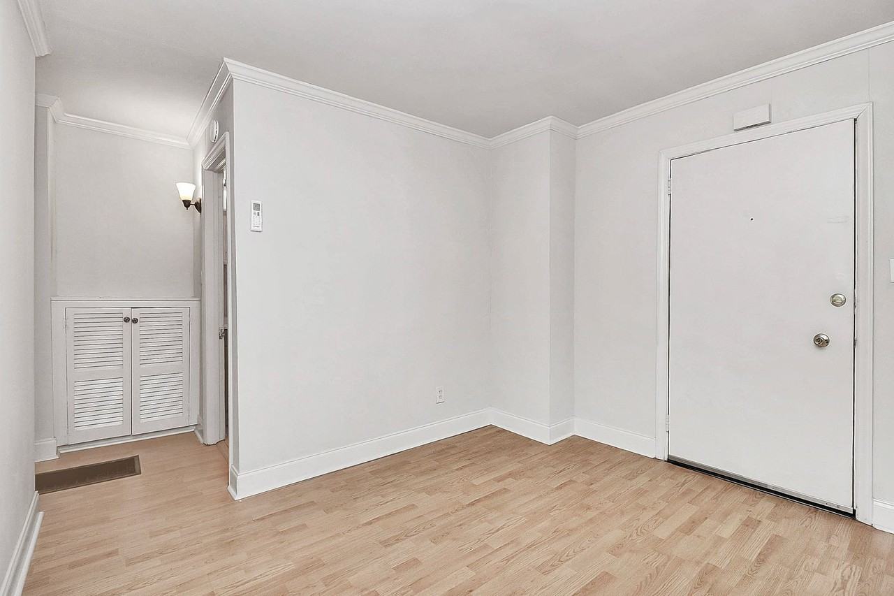 1728 Lombardy Cir - Photo 2 of 16