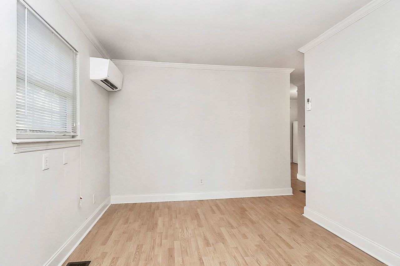 1728 Lombardy Cir - Photo 4 of 16