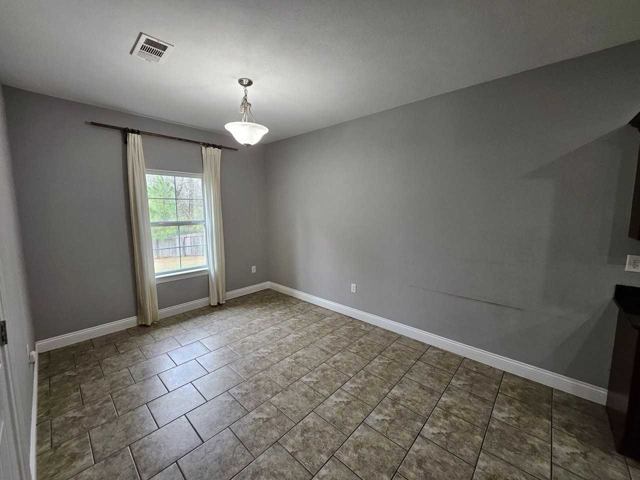 165 James Dr - Photo 6 of 19