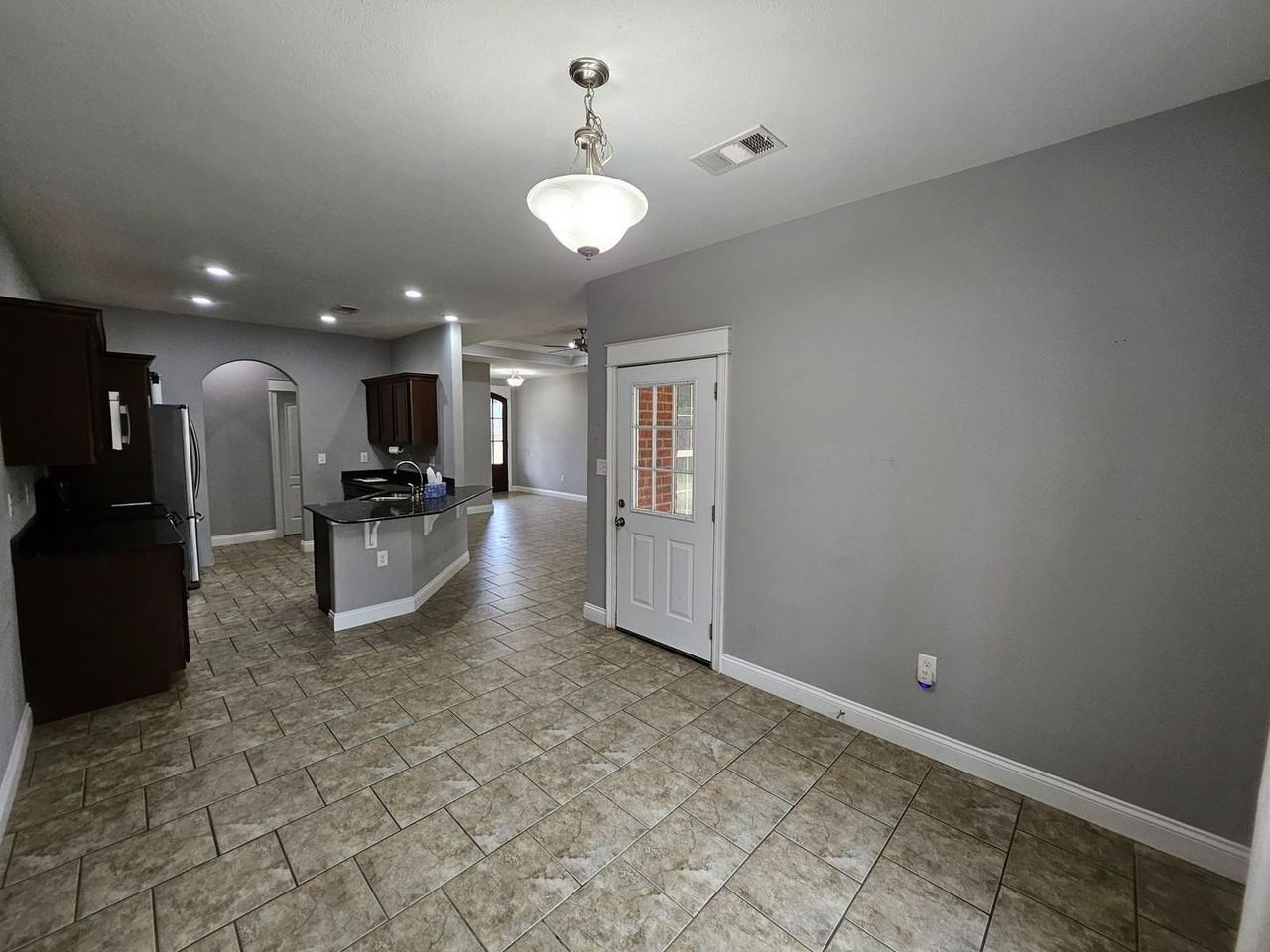 165 James Dr - Photo 7 of 19